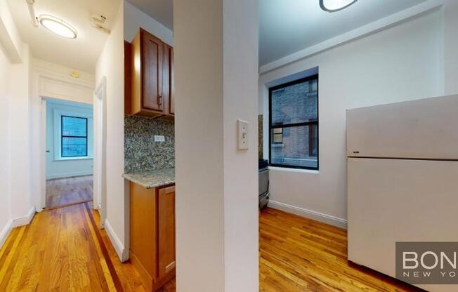 2 beds, 1 bath, $4,250, Unit 307