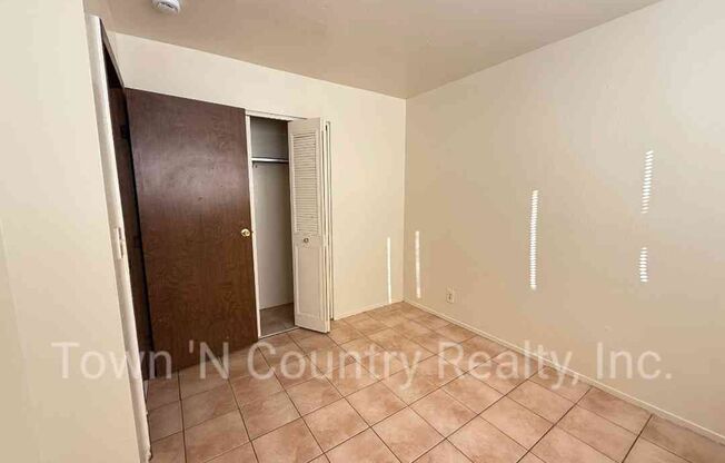 2 beds, 1 bath, $2,350, Unit # 2