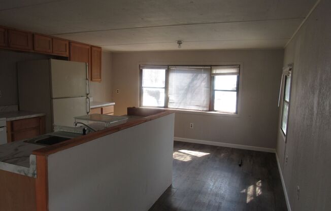 2 beds, 1 bath, $875, Unit 1148 N. Beech St.