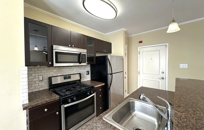 1 bed, 1 bath, 635 sqft, $1,360, Unit Apt C-14