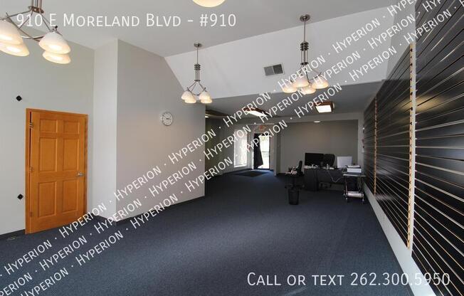 910 E MORELAND BLVD