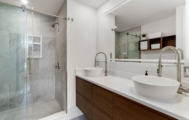 4 beds, 3.5 baths, 2,500 sqft, $17,500, Unit 41 AB