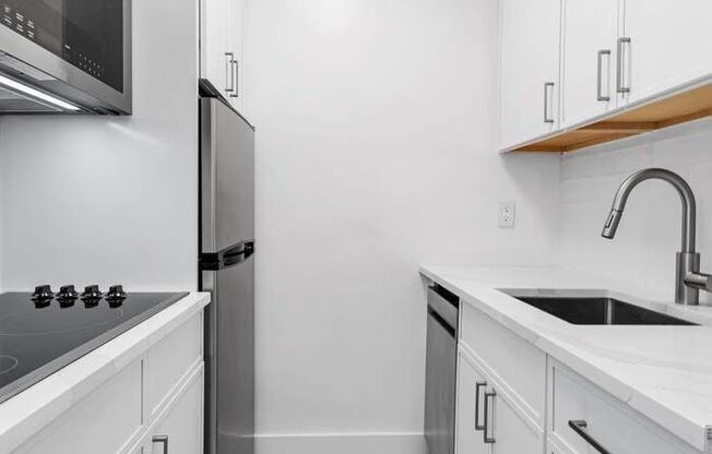 1 bed, 1 bath, 154,000 sqft, $4,200, Unit 8J