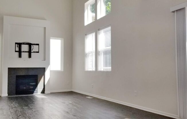 Move in Ready! - Tumwater Hill home with 3 bedroom 2.5 baths, Tumwater School District.