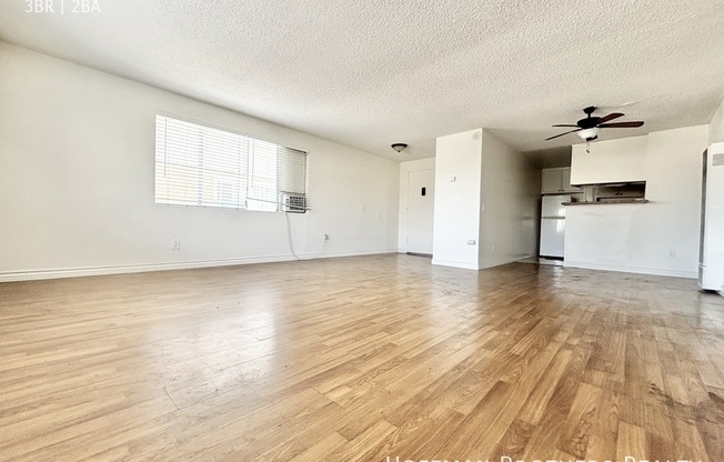 316 E Hyde Park Blvd Centinela