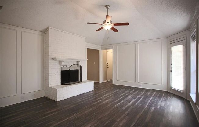 Spacious 3 Bedroom House in Carrollton!