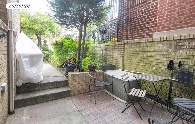 26 4 DITMARS BLVD