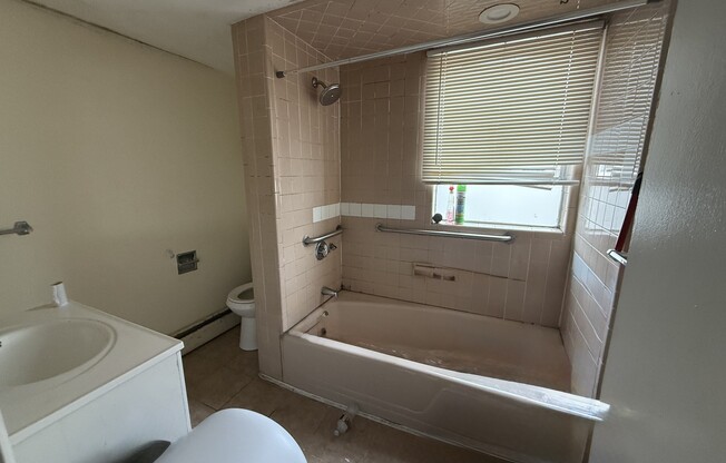 96 LYNNWAY