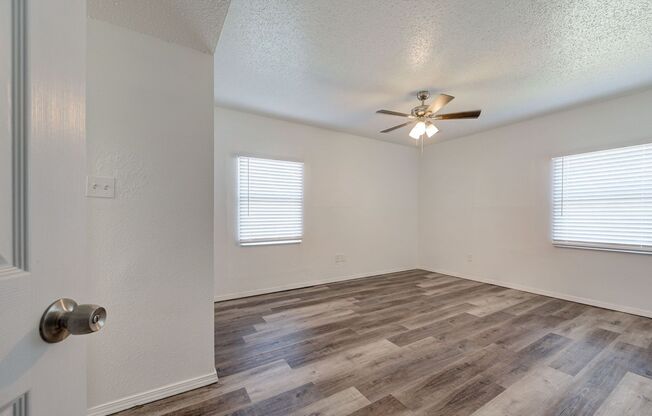 2 beds, 2 baths, 1,050 sqft, $899