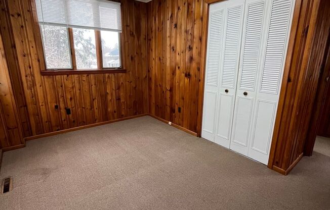 Oakdale - U-Shape Building