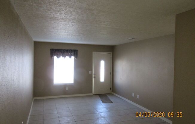 2 beds, 1 bath, 800 sqft, $995, Unit Unit F