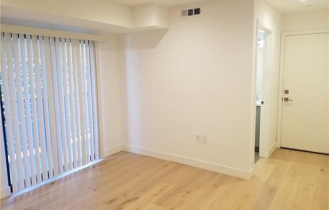 233 N Burlington Ave