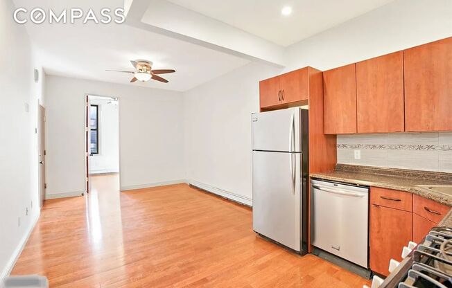 323 7 ST