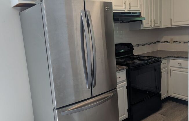 2 beds, 1 bath, $1,595, Unit Unit 201