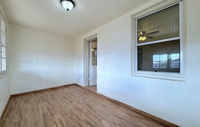 Central El Paso 3 bed with bonus office and storage!