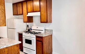 1 bed, 1 bath, $2,000, Unit 7