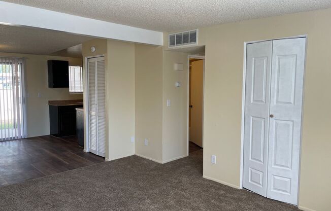 Charming 3Bdm 2Ba Single Story Townhome