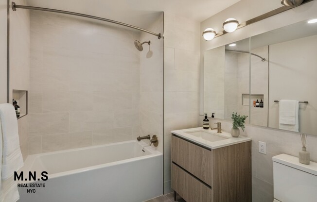 2 beds, 2 baths, $5,357, Unit 1109