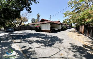 $2600 - Quiet Mountain View apartment in North Whisman Neighborhood, SMALL PET POSSIBLE!