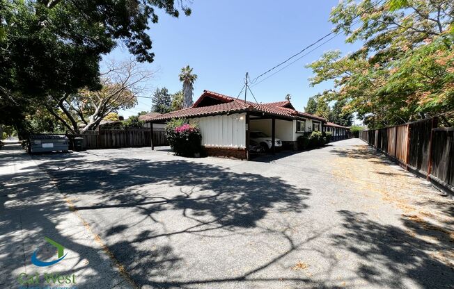 $2600 - Quiet Mountain View apartment in North Whisman Neighborhood, SMALL PET POSSIBLE!