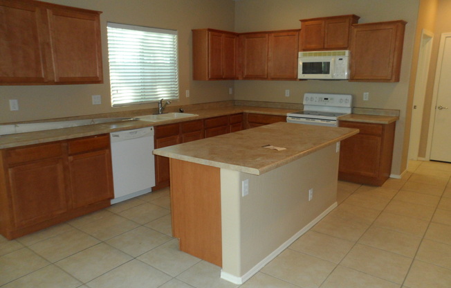 Beautiful 3bd/2ba Home in Gated Community