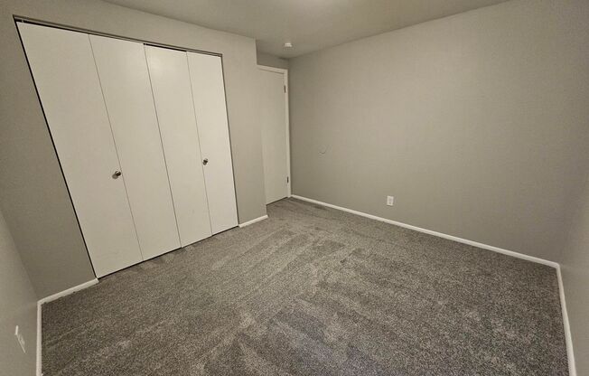 2 beds, 1 bath, 864 sqft, $1,295, Unit Unit 42