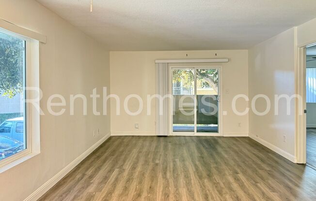 La Jolla Colony, 7425 Charmant Dr #2613, Near UCSD and Shopping, Granite Counters, Dual Pane Windows,