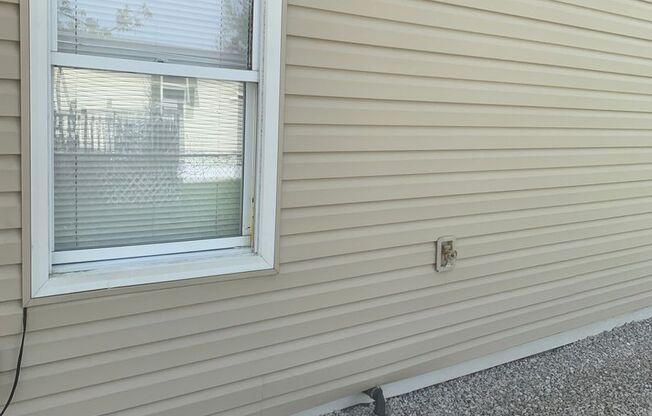 2 beds, 1 bath, $785, Unit Richland