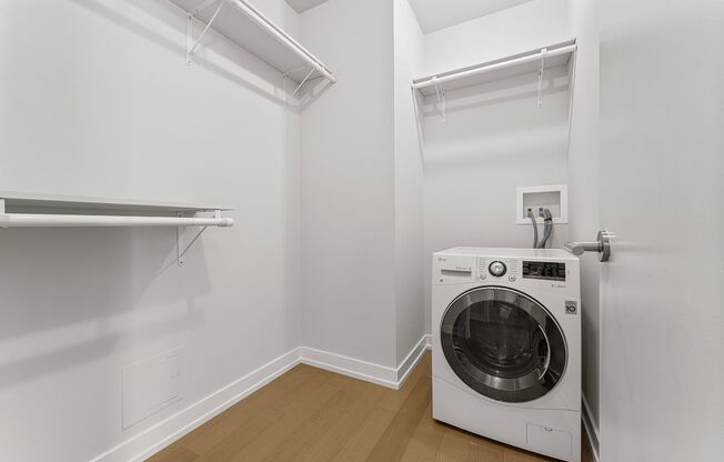 Studio, 1 bath, 245 sqft, $1,475, Unit 411