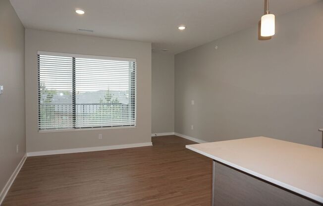 1 bed, 1 bath, 730 sqft, $1,299, Unit 446