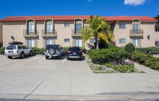 2 beds, 1 bath, $2,495, Unit 04