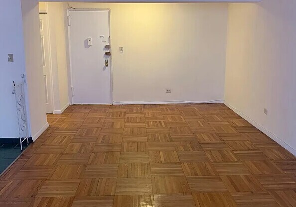 1332 METROPOLITAN AVE