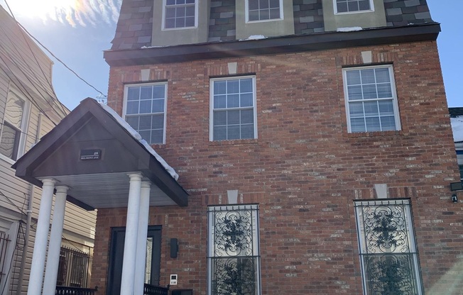 49 BELMONT AVE