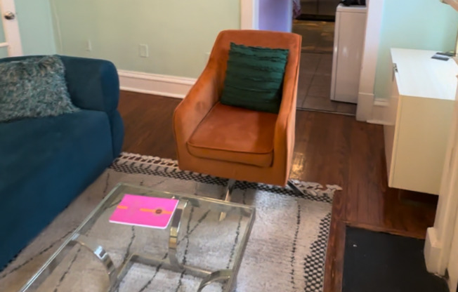 4 beds, 2 baths, 1,750 sqft, $3,900, Unit Apt 3