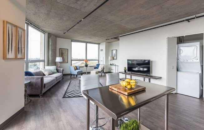 Great room with plenty of space at Lakeview 3200 Apartments, Chicago, 60657