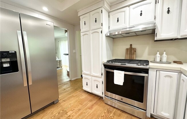 6 beds, 4 baths, 3,146 sqft, $4,800