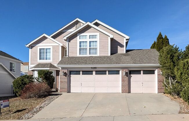 SPACIOUS TWO STORY HOUSE WITH FINISHED BASEMENT IN D-20