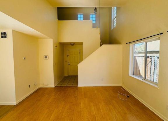 827 MARTIRI DR