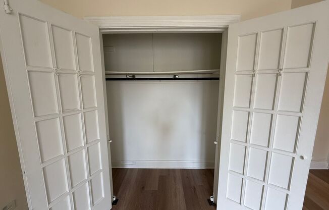 Studio, 1 bath, 308 sqft, $1,175, Unit Bayard Manor 202