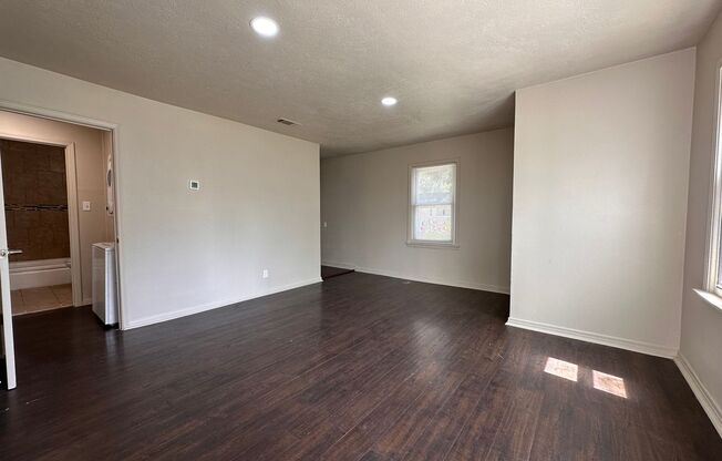 Charming 3 bedroom 1.5 bath House Located in West Fort Worth.