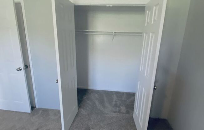 2 beds, 1 bath, 768 sqft, $895, Unit 3620-D