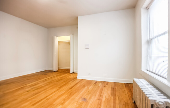 Studio, 1 bath, 450 sqft, $1,150, Unit 205