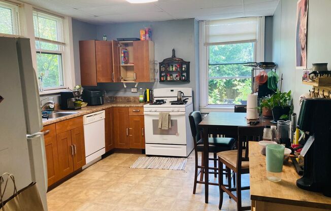 Beautiful Townhome on Quiet Street in the Heart of the War Streets available August 1st!