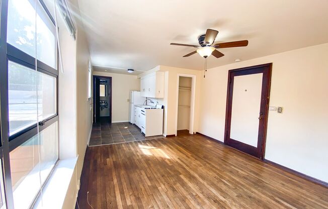 Studio, 1 bath, 350 sqft, $1,395, Unit 211 (#23)