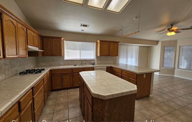 3 beds, 2 baths, $2,595