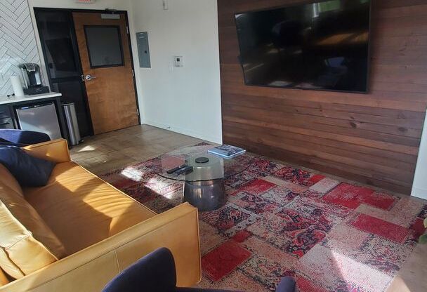 Studio, 1 bath, 456 sqft, $1,295, Unit 1105