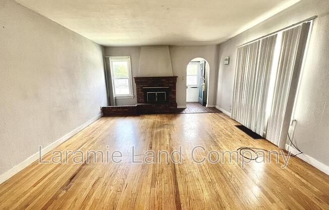 658 N 10 ST