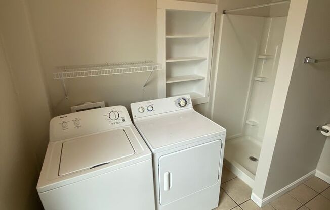 1 bed, 1 bath, 805 sqft, $1,050, Unit 4