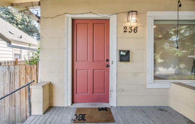 $1000 move-in special! Charming 4-bdrm/2.5-bath Craftsman in Piedmont. Fireplace, AC, fenced backyard, great location