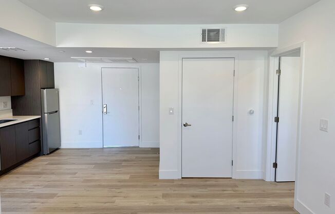 1 bed, 1 bath, 607 sqft, $2,440, Unit 602